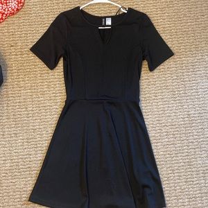 black short sleeve dress